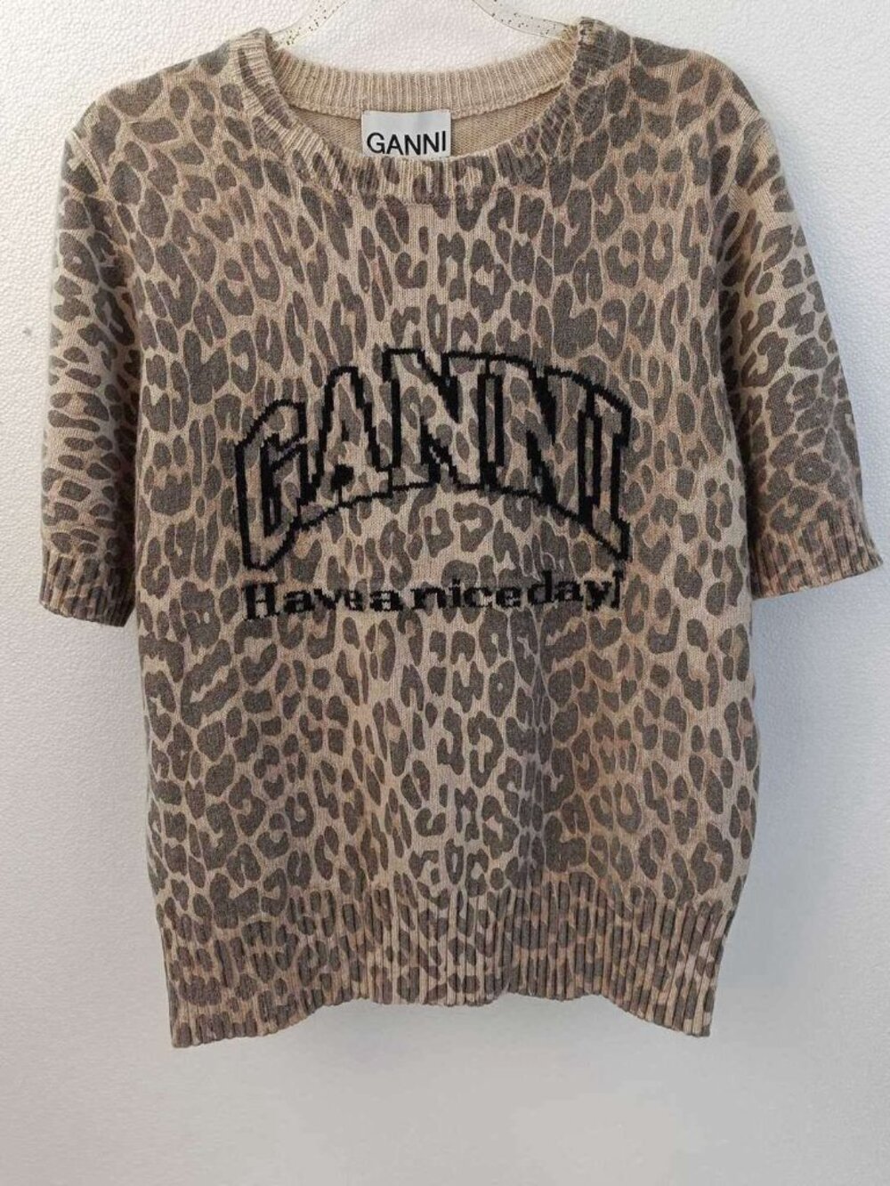 GANNI "Have a nice day" Logo Leopard Knit T-shirt